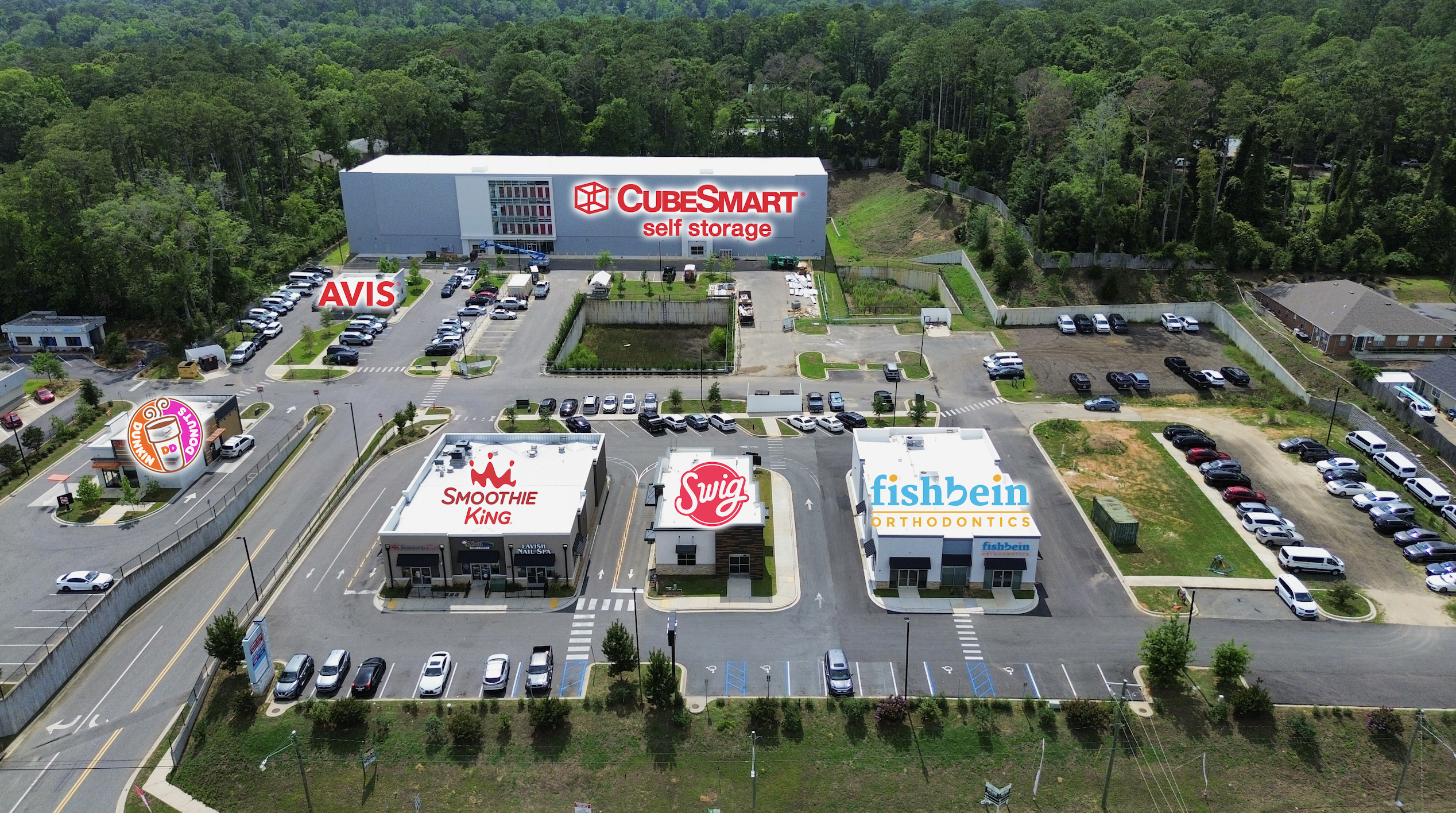 Frontal view of Capital Hill Plaza and its Tenants