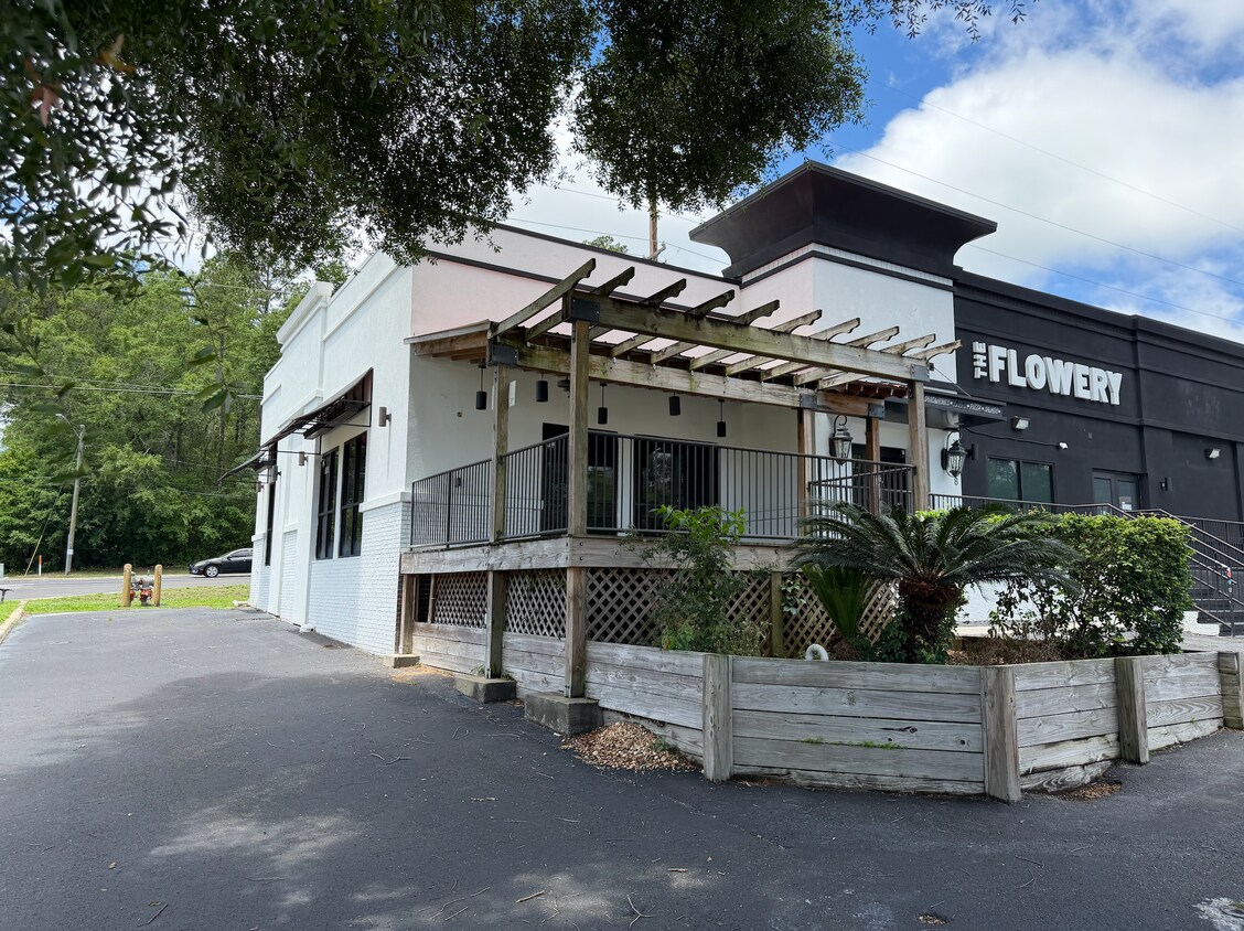 1968 W Tennessee Street – Retail Opportunity