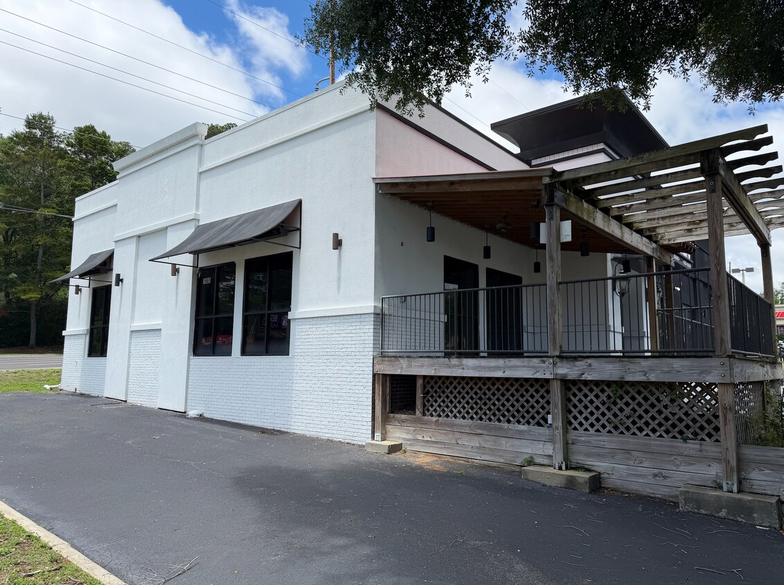 1968 W Tennessee Street – Retail Opportunity
